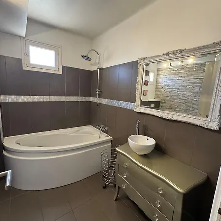 F3 Parking Gratuit Clim Port 5min Aeroport 10min Ajaccio (Corsica)